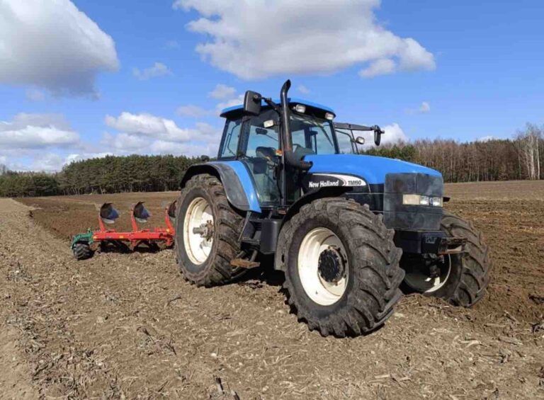 New Holland TM 190